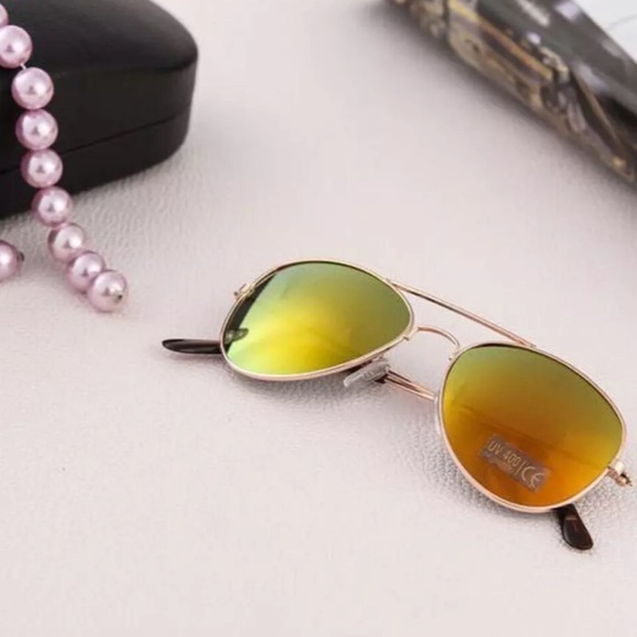 Yellow and green mirrored aviator shades - Picture 2 of 3